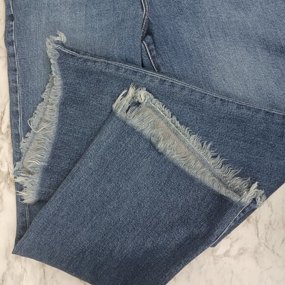 J Brand Julia High Rise Flare Hem cropped Jeans in Romance size  30 - Picture 7 of 10